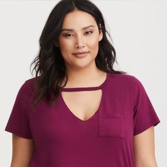 Last One! Torrid 6X  Berry Choker Blouse Tee NWT - Picture 2 of 10